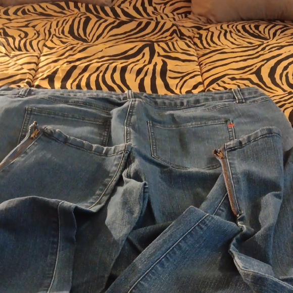 Classic Blue Denim Jeans - Picture 5 of 7